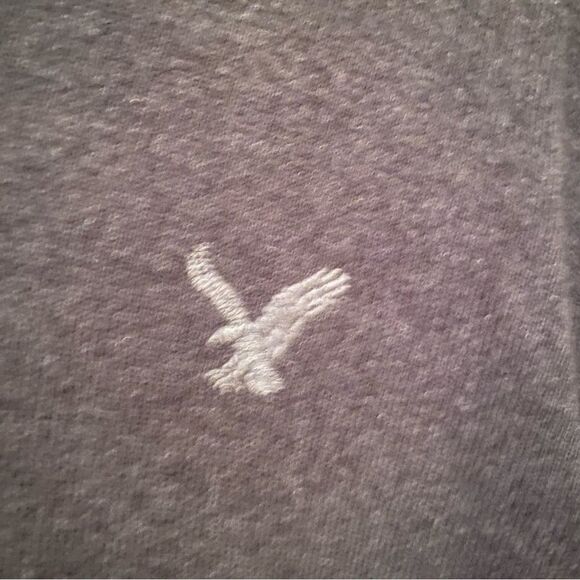 American Eagle Grey Sweater Pullover V Neck Size Large Front Logo - Picture 2 of 5